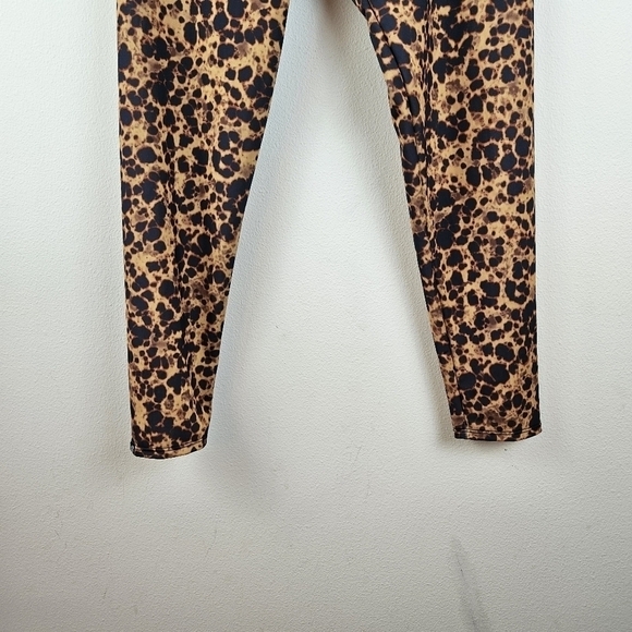 Onzie | NWT | Large| Tortoise Shell High-Rise Ankle Crop Leggings Yoga Pants - Picture 2 of 7